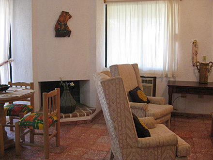 Ground-floor furnished three-bedroom house
with prime location next to the pool, palapa and
bar-b-que party area, and with fireplace, plus air conditioning in each room.